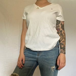 🖤 TOMMY HILFIGER V NECK SHIRT 🖤